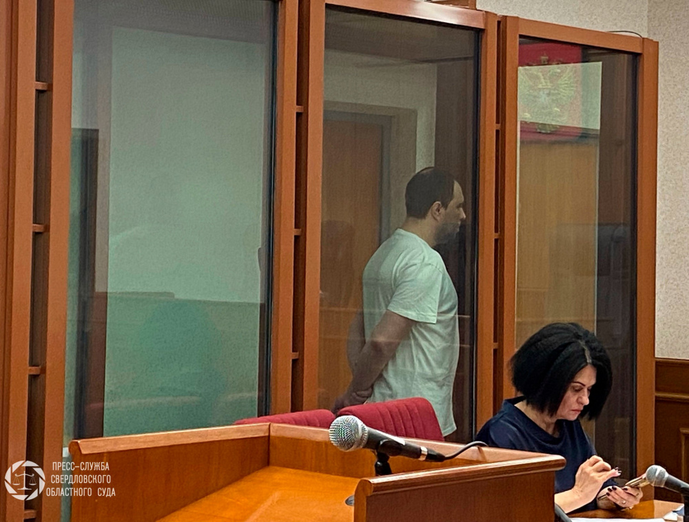 На Урале учитель музыки уедет в колонию за преступления против 22-х детей  | Свердловский облсуд отправил педагога в колонию за педофилию 