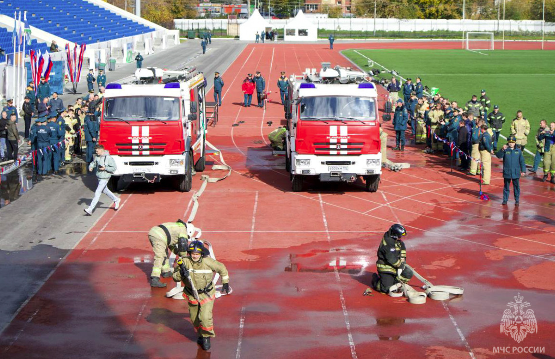 Огнеборцы Свердловской области соревнуются за звание лучшего дежурного караула