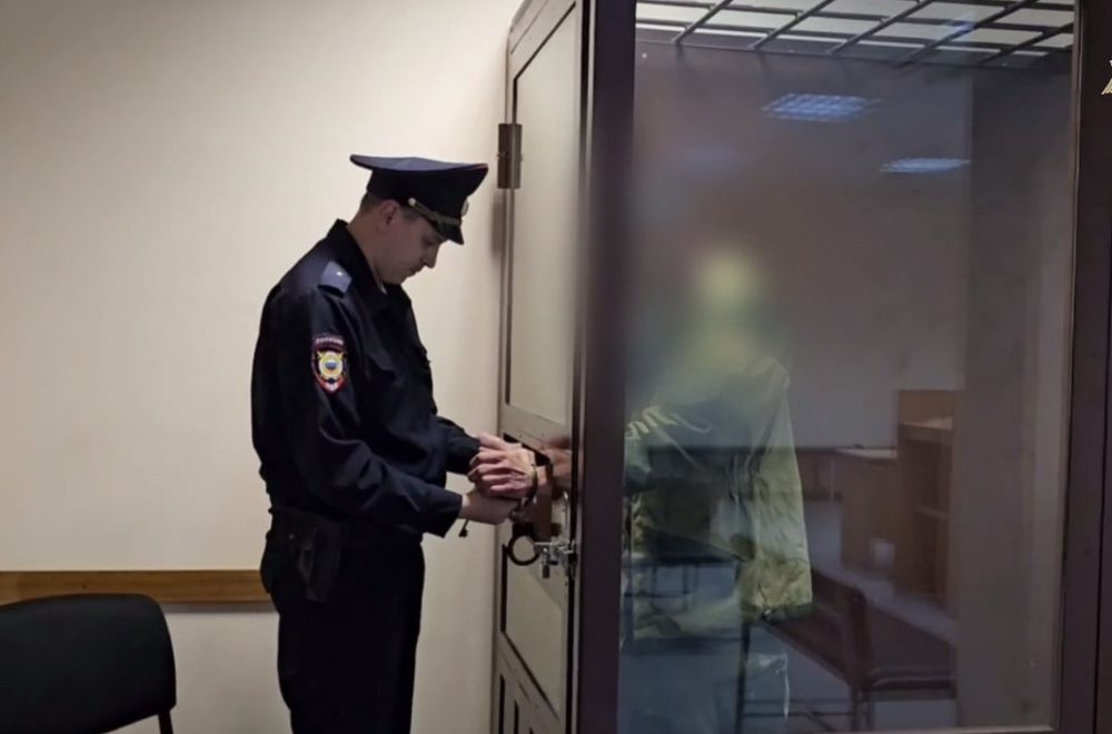 Выстрелил из ружья — 45-летний челябинец обвиняется в убийстве своей жены-учительницы | На Южном Урале мужчина застрелил свою супругу-педагога Выстрелил из ружья — 45-летний челябинец обвиняется в убийстве своей жены-учительницы | На Южном Урале мужчина застрелил свою супругу-педагога