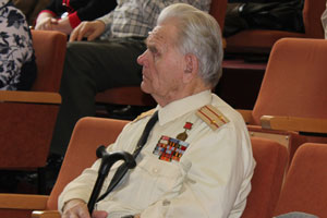 Руководство УМВД России по г.Тюмени поздравило ветеранов с праздником