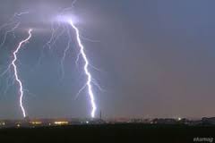 На Сахалин идут сильнейшие грозы