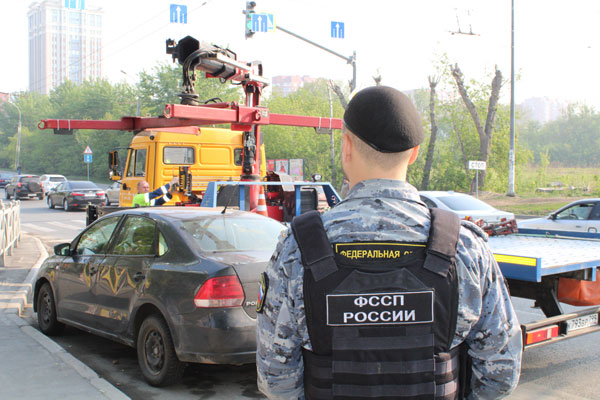 В ходе рейда судебные приставы арестовали автомобили должников