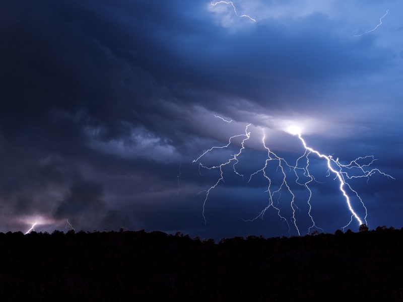 Дыхание осени жители Урала ощутят уже на нынешней неделе | Осень придет на Урал раньше положенного срока