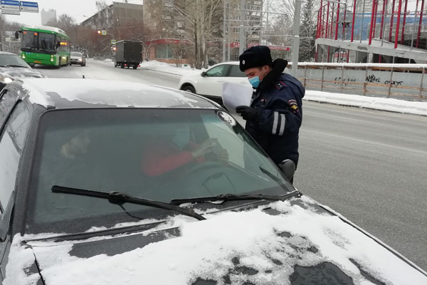 В связи с неблагоприятными погодными условиями ГИБДД обращается к водителям с просьбой быть внимательнее на дорогах