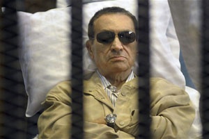 Экс-президент Египта Хосни Мубарак повредил голову