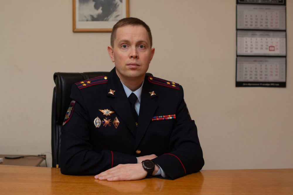 Полицейским Екатеринбурга представили нового руководителя  | Виктор Позняк возглавил УМВД Екатеринбурга 