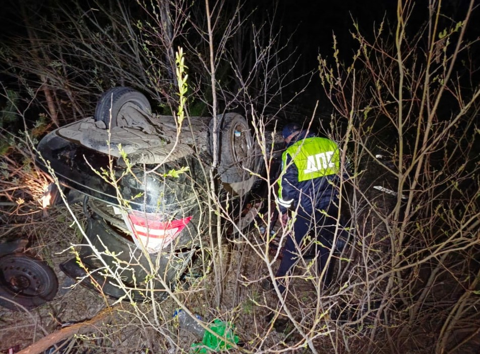 Между Нижним Тагилом и Екатеринбургом в ДТП пострадали три человека  | На Урале три человека получили травмы в ДТП 