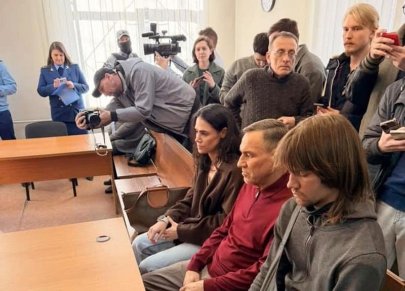 14 лет колонии и штраф 2 млрд — за что в Екатеринбурге осудили экс-главу «Завода Исеть» Гайсина | Экс-главу ОАО «Завод Исеть» Малика Гайсина осудили на 14 лет колонии 14 лет колонии и штраф 2 млрд — за что в Екатеринбурге осудили экс-главу «Завода Исеть» Гайсина | Экс-главу ОАО «Завод Исеть» Малика Гайсина осудили на 14 лет колонии