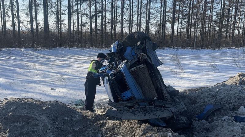 Занос и удар о ЛЭП: на трассе Екатеринбург – Тюмень в ДТП пострадала девушка | Легковое авто врезалось в столб на трассе Екатеринбург – Тюмень