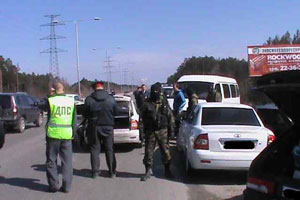 Полицейские продолжают проверку по факту движения автоколонны в Сургуте Полицейские продолжают проверку по факту движения автоколонны в Сургуте