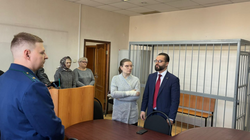 Экс-глава свердловского «Движения первых» получила тюремный срок за мошенничество | В Екатеринбурге экс-главу «Движения первых» осудили к колонии 