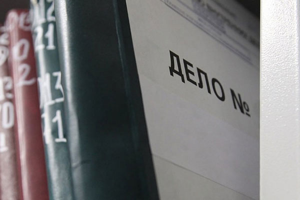 В Екатеринбурге завели дело из-за травмирования женщин на Городском пруду  | В Екатеринбурге после травмирования женщин катером завели уголовное дело 