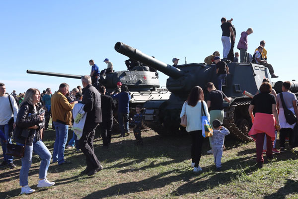 Главными гостями танкового фестиваля под Чебаркулем стали школьники 
