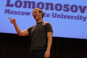 Цукерберг подарил ректору МГУ худи и пообещал вытеснить все соцсети Цукерберг подарил ректору МГУ худи и пообещал вытеснить все соцсети