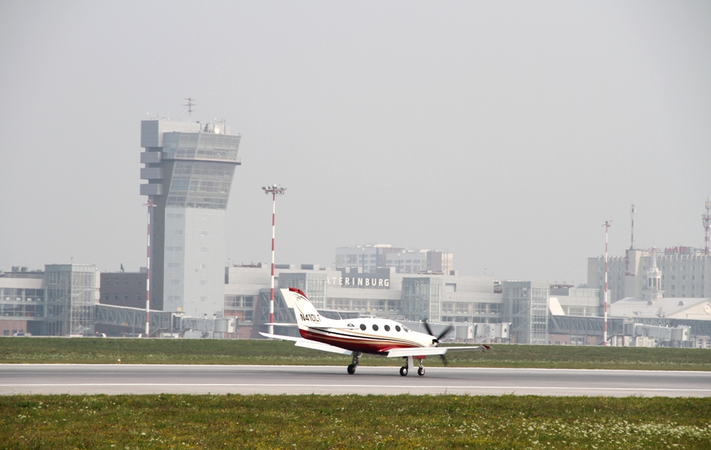 В Кольцово приземлились участники кругосветного путешествия