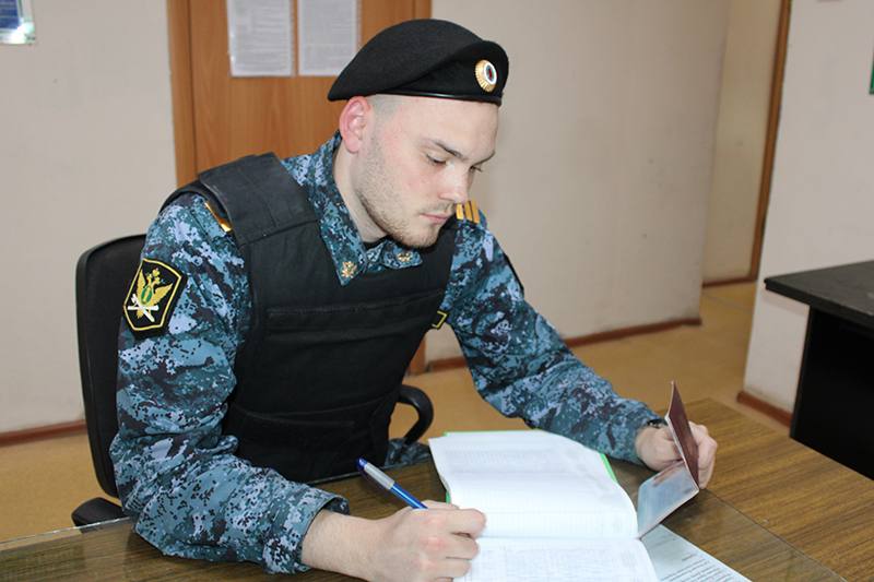 Жителя Карпинска осудили на пять месяцев за неуплату алиментов  | Уралец задолжал дочери алименты и получил судимость 