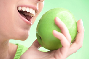 Полезный перекус перед походом в магазин увеличивает число покупок