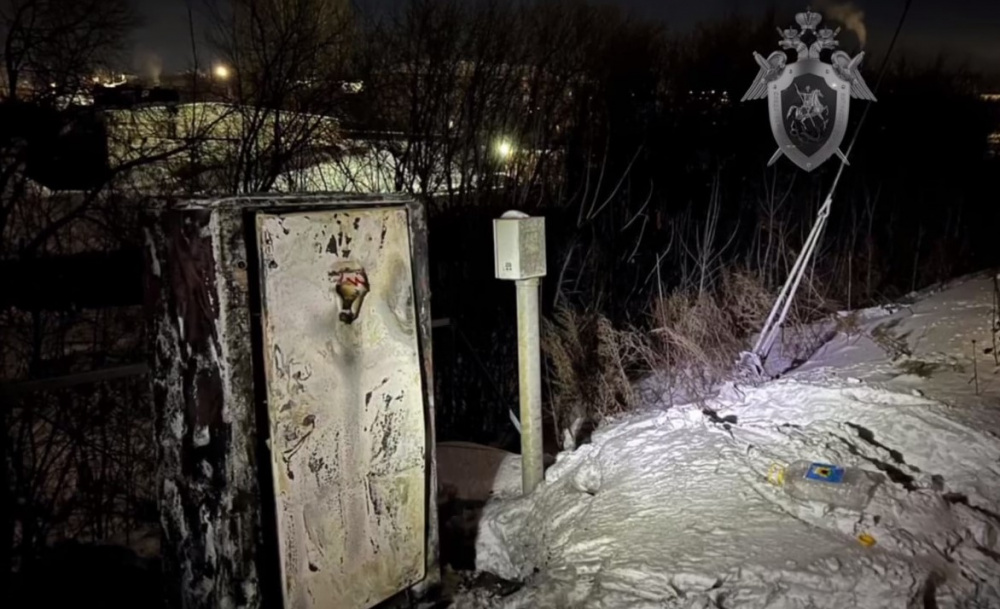 Продались за 10 тысяч — юных уральцев обвинили в поджоге на железнодорожной инфраструктуре  | На Урале подростков арестовали за поджог на железной дороге 