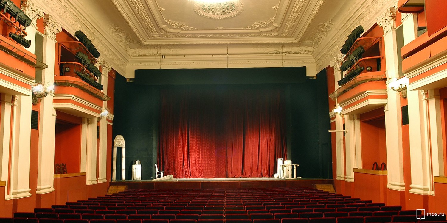 Жители Свердловской области массово стали посещать театры