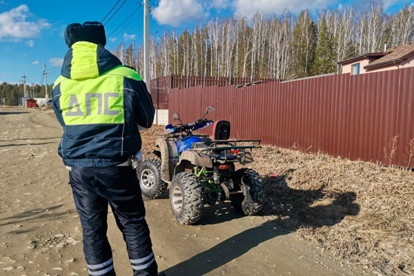 В Свердловской области автоинспекторы устанавливают обстоятельства ДТП, в котором пострадал пешеход | На Урале в ДТП пострадал пешеход