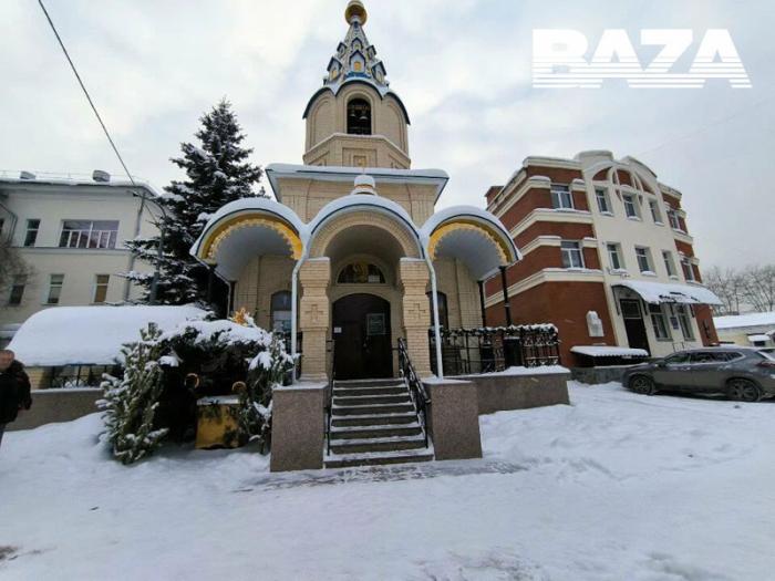 В Челябинске мужчина с ножом напал на храм: двое пострадавших | Нападение на храм в Челябинске: мужчина с ножом ранил двух женщин