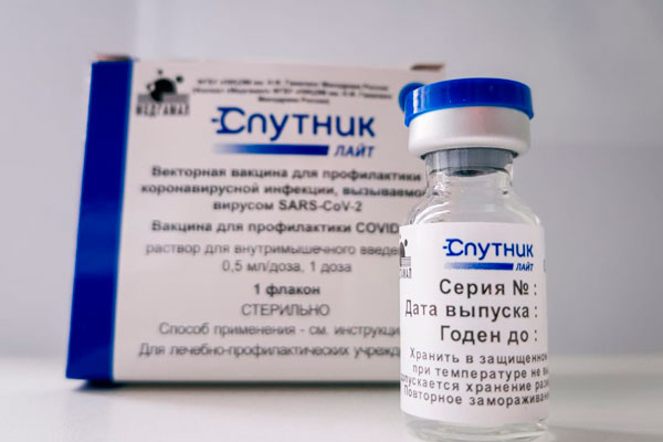 Евгений Куйвашев сообщил о поставке в регион крупной партии вакцины «Спутник Лайт»