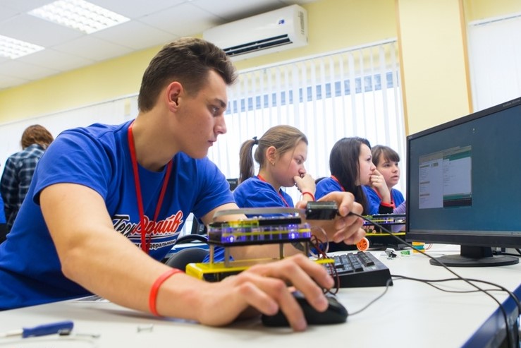 Через неделю в УрФУ озвучат имена 350 школьников, которые смогут протестировать студенческую жизнь Через неделю в УрФУ озвучат имена 350 школьников, которые смогут протестировать студенческую жизнь