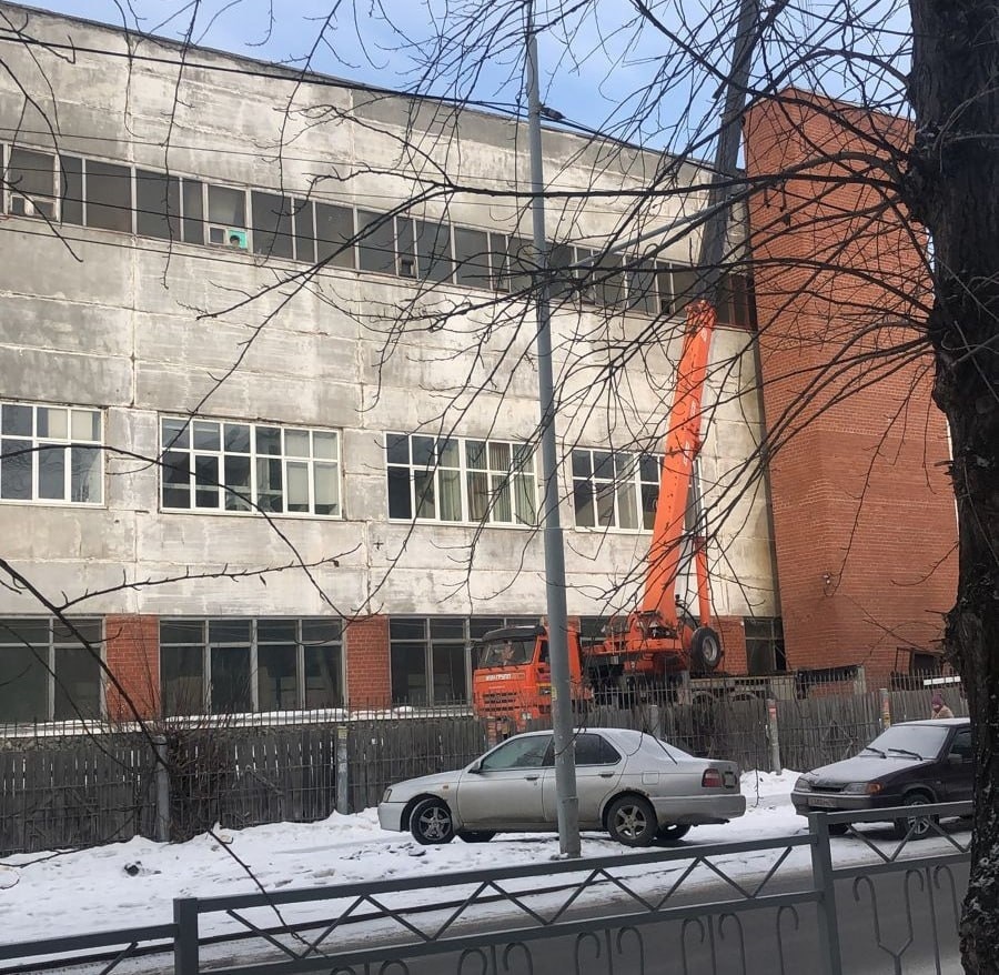 В Екатеринбурге сносят научно-исследовательский институт