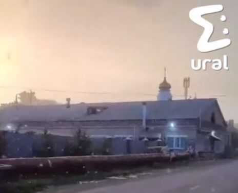 Жители Копейска жалуются на обилие тополиного пуха | В Челябинской области копейчан атаковал тополиный пух Жители Копейска жалуются на обилие тополиного пуха | В Челябинской области копейчан атаковал тополиный пух