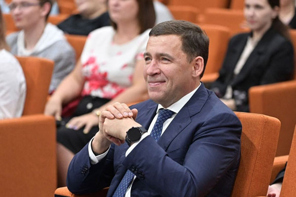 Власти помогут уральским горнякам, оказавшимся в заваленной шахте | Куйвашев поручил помочь горнякам, застрявшим в шахте на Урале Власти помогут уральским горнякам, оказавшимся в заваленной шахте | Куйвашев поручил помочь горнякам, застрявшим в шахте на Урале