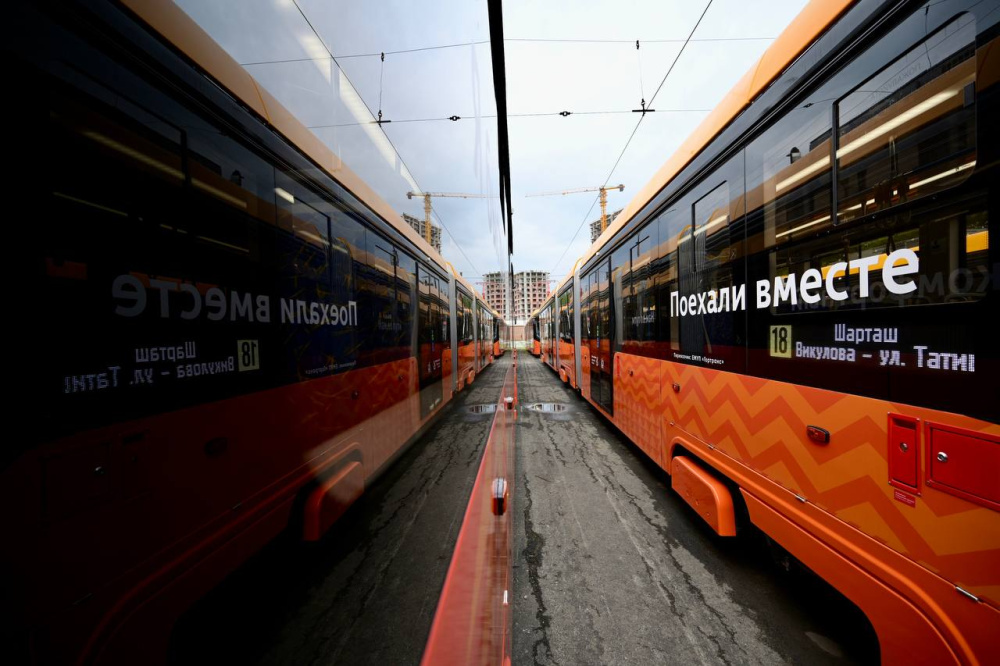 В Екатеринбурге выпустили на линию новые трёхсекционные трамваи  | Семь новых трёхсекционных трамваев выпустили на линию в Екатеринбурге 