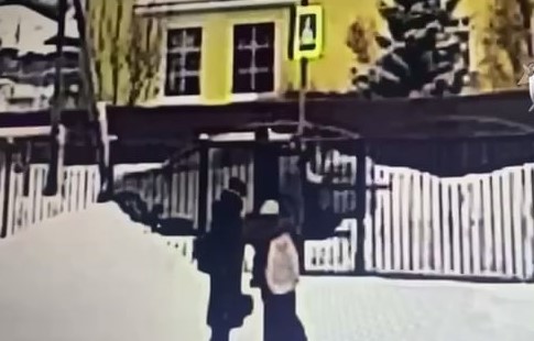 К поискам похищенной в Тюменской области школьницы подключились цыгане. Видео  | Цыгане подключились к розыску похищенной под Тюменью 13-летней девочки 