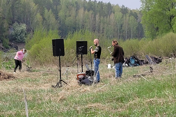 Экологический субботник в деревне Кодинка: Жители активно борются за чистоту и сохранность природы