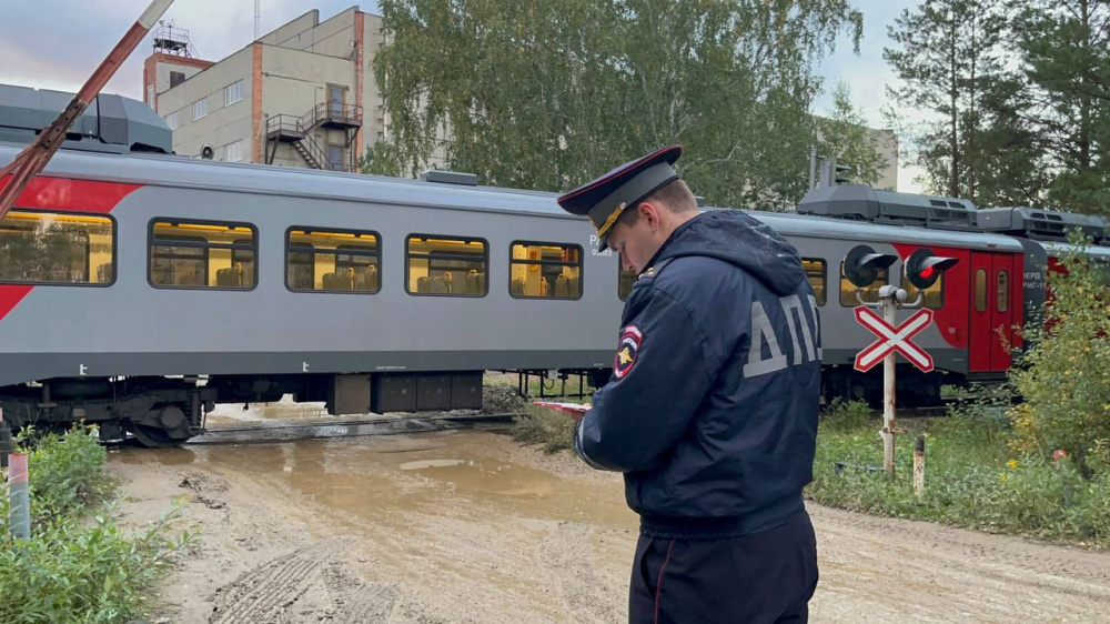 В Верхней Пышме на железнодорожном переезде пострадала женщина | Женщина пострадала на Урале в ДТП на железнодорожном переезде В Верхней Пышме на железнодорожном переезде пострадала женщина | Женщина пострадала на Урале в ДТП на железнодорожном переезде