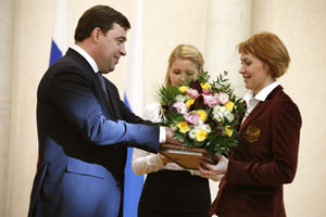 Куйвашев подарил свердловским чемпионам Сочи по 4 миллиона рублей Куйвашев подарил свердловским чемпионам Сочи по 4 миллиона рублей