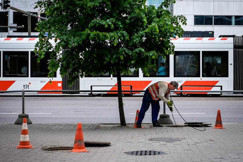 Вонь на весь дом — в тюменской многоэтажке затопило подвал фекалиями  | В Тюмени жильцы многоэтажки жалуются на фекалии и зловоние 