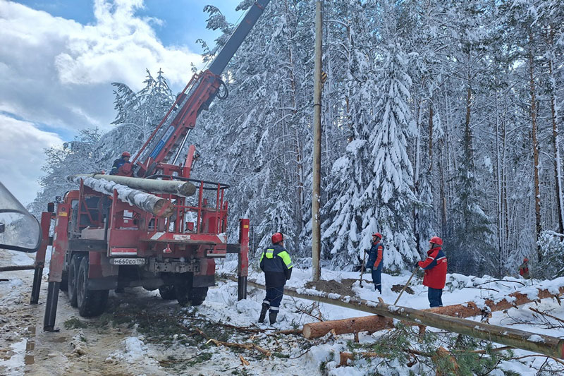 Восстановление электроснабжения после аномальной погоды: успехи энергетиков "Россети Урал" | Свет вернулся в дома еще нескольких населенных пунктов Свердловской области Восстановление электроснабжения после аномальной погоды: успехи энергетиков "Россети Урал" | Свет вернулся в дома еще нескольких населенных пунктов Свердловской области