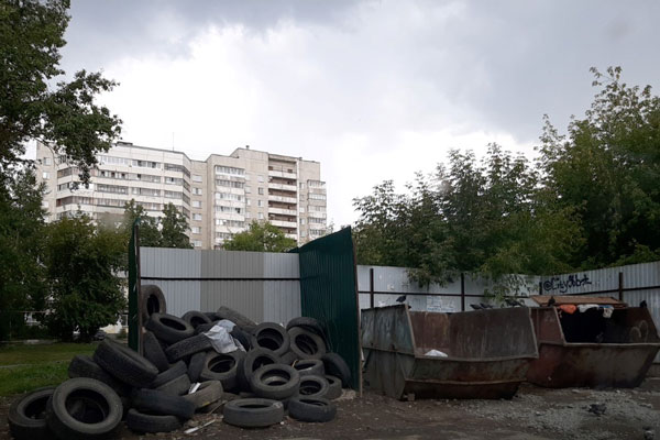 Антисанитария и переполнение баков – одни из самых частых нарушений на контейнерных площадках со стороны их владельцев