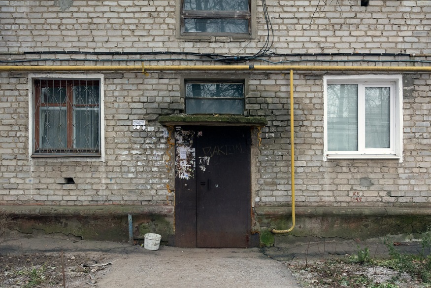 Пенсионерка отремонтировала подъезд дома в Екатеринбурге в отсутствие реакции УК