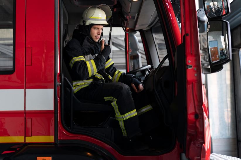 В посёлке Малышева на Урале пожар погубил мужчину  | В Свердловской области мужчина погиб при пожаре 