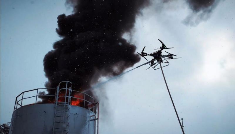 Пожарный дрон «Грузовик М-500» протестирован на ликвидации пожара в Свердловской области | В Свердловской области испытали пожарный дрон для тушения резервуаров с горючим