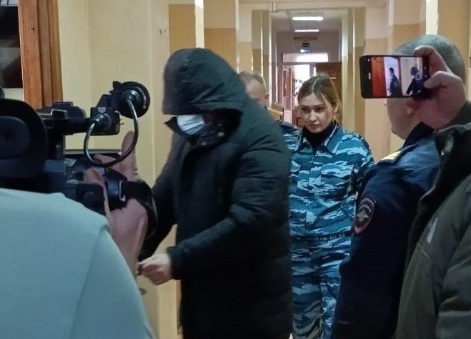 Был в гостях — подробности убийства семьи на Урале в 1993 году | Стали известны детали убийства семерых уральцев 32 года назад Был в гостях — подробности убийства семьи на Урале в 1993 году | Стали известны детали убийства семерых уральцев 32 года назад