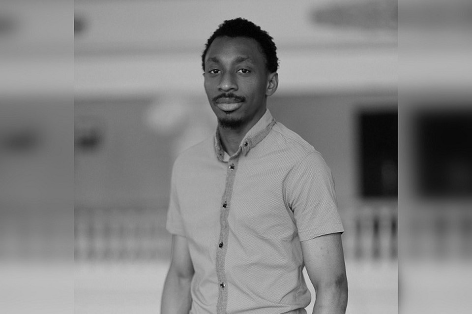 В Екатеринбурге разгромили импровизированный мемориал убитому аспиранту из Габона