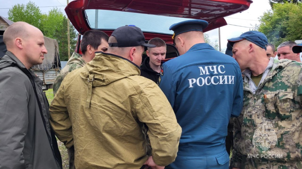 Дети живы! В Свердловской области нашли заблудившихся брата и сестру | В лесу на Урале найдены заблудившиеся мальчик и девочка