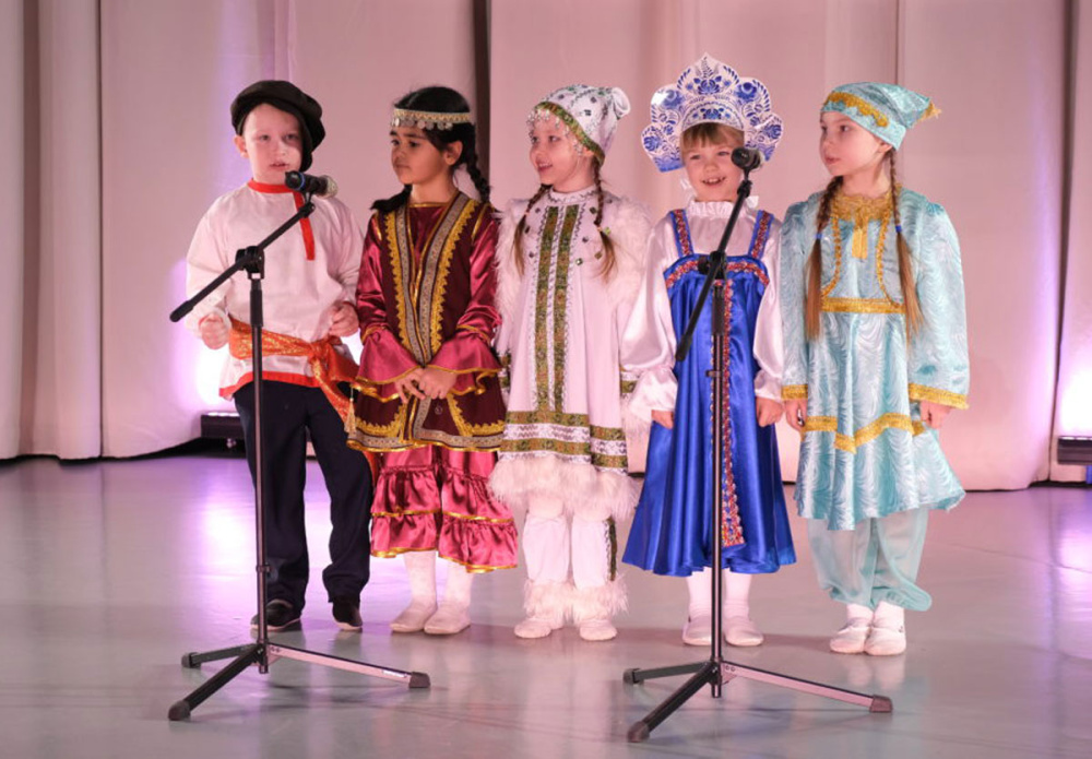 В Первоуральске стартовал фестиваль «Я люблю тебя, Россия!» | В Первоуральске проходит фестиваль патриотической песни