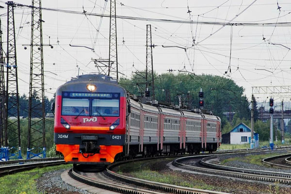 Пассажиры пригородных поездов СвЖД смогут получить скидку в краеведческий музей в Екатеринбурге Пассажиры пригородных поездов СвЖД смогут получить скидку в краеведческий музей в Екатеринбурге