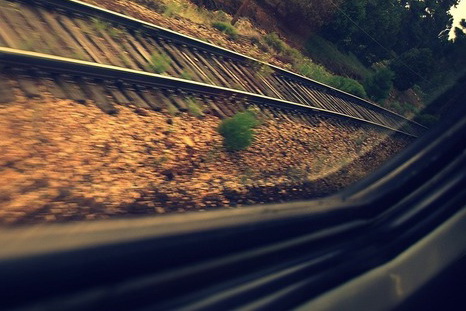 В Пермском крае на железной дороге погибли двое мужчин