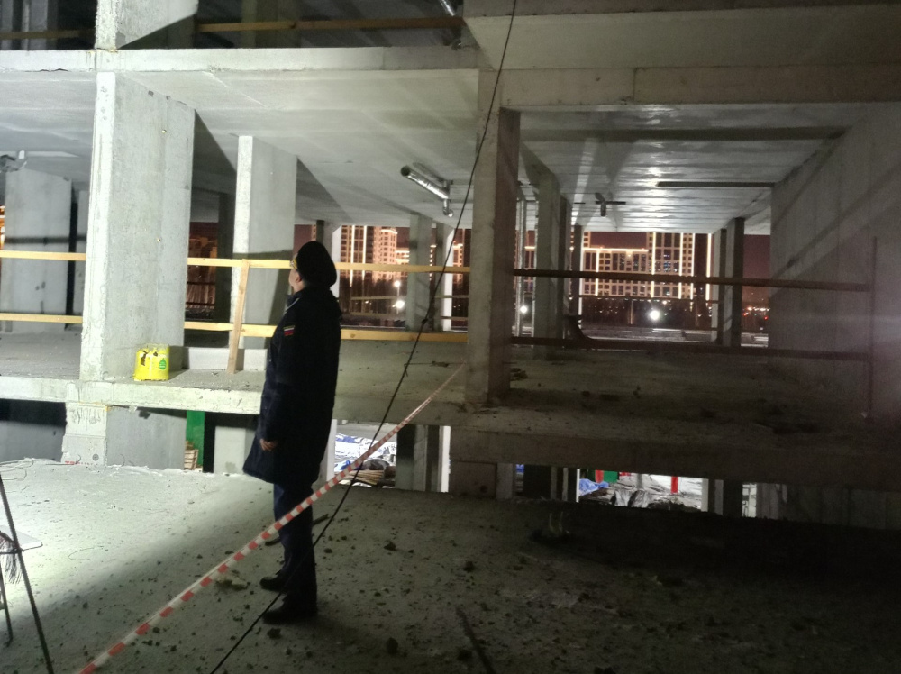 Гибель рабочего на стройке в Тюмени: что известно на данный момент | Рабочий погиб на стройке в Тюмени, прокуратура начала проверку Гибель рабочего на стройке в Тюмени: что известно на данный момент | Рабочий погиб на стройке в Тюмени, прокуратура начала проверку