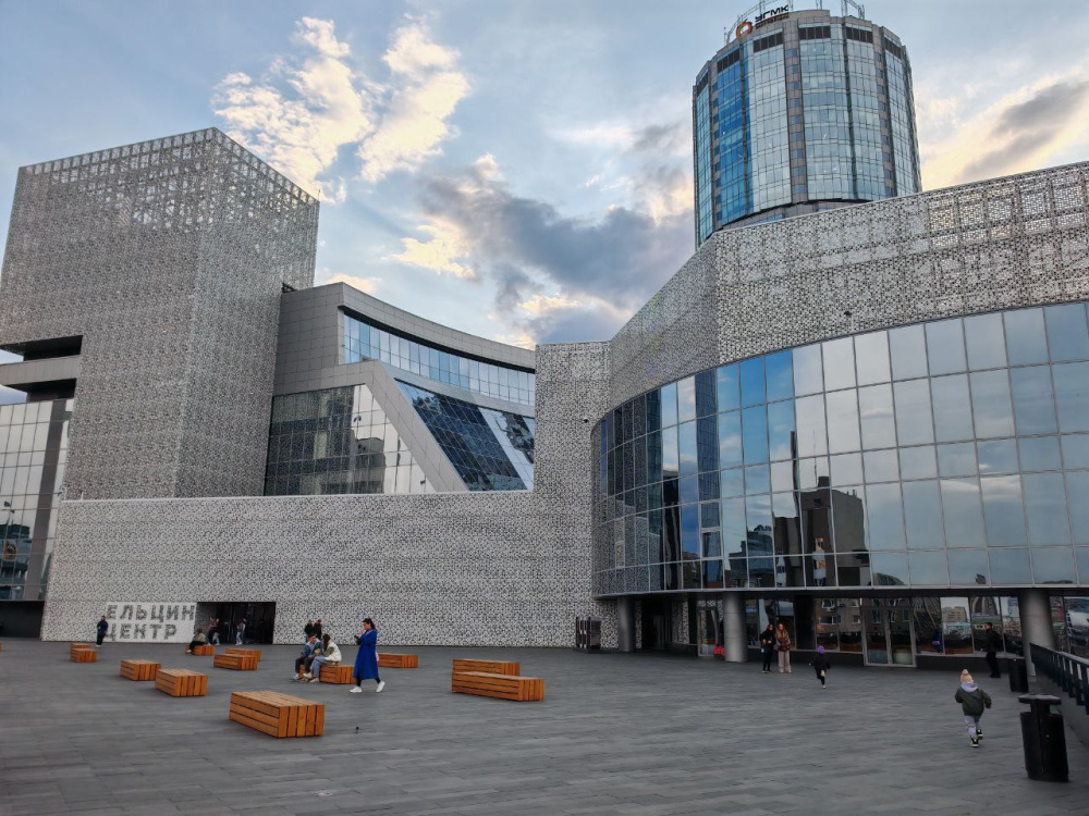 Директор Ельцин Центра обвинил медиа Соловьёва в травле сотрудницы  | Глава Ельцин Центра требует наказать авторов «УРАЛLIVE» за травлю