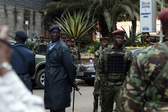 В кенийском ТЦ силовики разминировали взрывные устройства